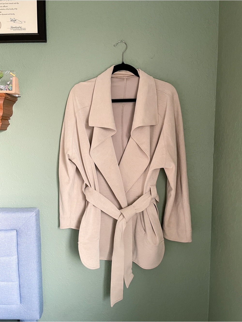 Lululemon Softstreme Drape Trench Belted Wrap Size M/L Beige